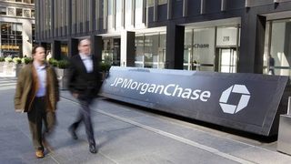 Тримесечната печалба на <span class="highlight">JPMorgan</span> се увеличи с 55%
