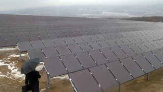 Годишен праг за новите слънчеви централи предлагат производители на екоенергия