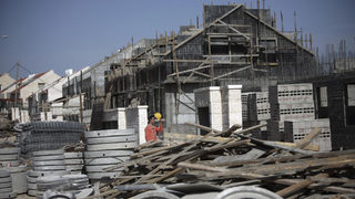 Израел започна скоростен строеж на жилища по Западния <span class="highlight">бряг</span> на река Йордан