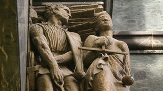 Страхът на юридическите калинки в България