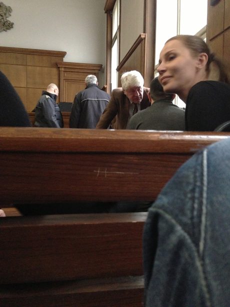 Бившата съпруга на Брендо Моника Добринова в съдебната зала по време на заседанието на 14 февруари в процеса за пари срещу тях