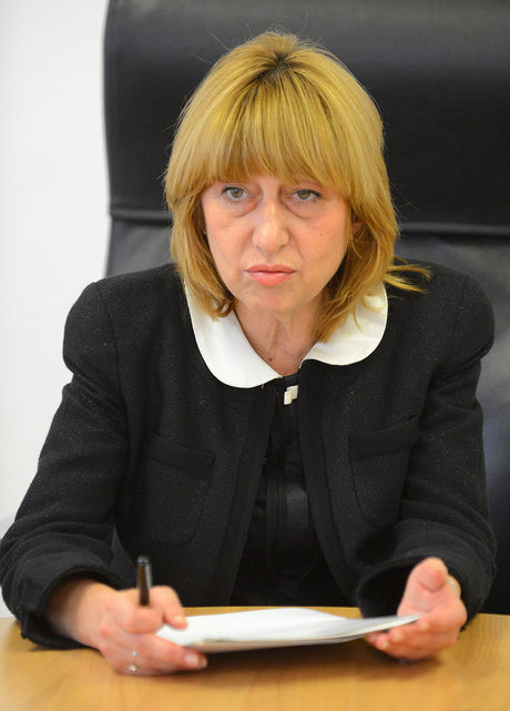 Анелия Клисарова