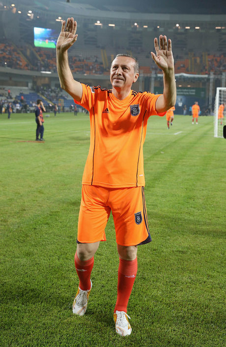 Ердоган вкара три гола в демонстрационен мач