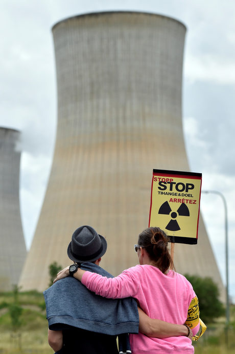 Петдесет хиляди души от три държави протестираха срещу белгийски ядрени реактори