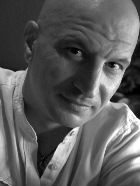 Авторът на книгата "Да обичаш Вили Казасян" Добромир Славчев