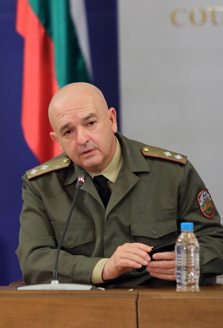Коронавирусът в България: Установените заразени вече са 618, църквите няма да затварят (хронология)