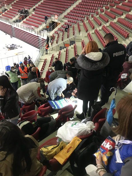 "Това е терор": Напрежение при предаването на протоколите в страната