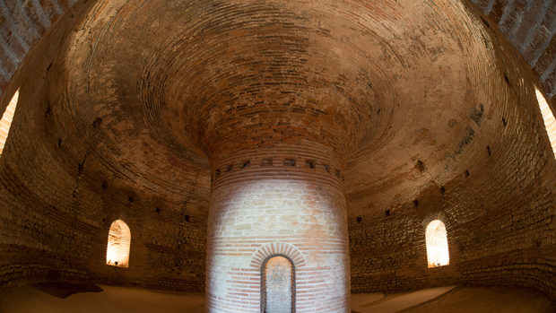 Един французин - на път в България: Антична куполна гробница до Поморие