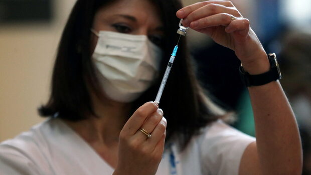 Коронавирусът по света: "Модерна" обещава ваксина срещу Омикрон през март