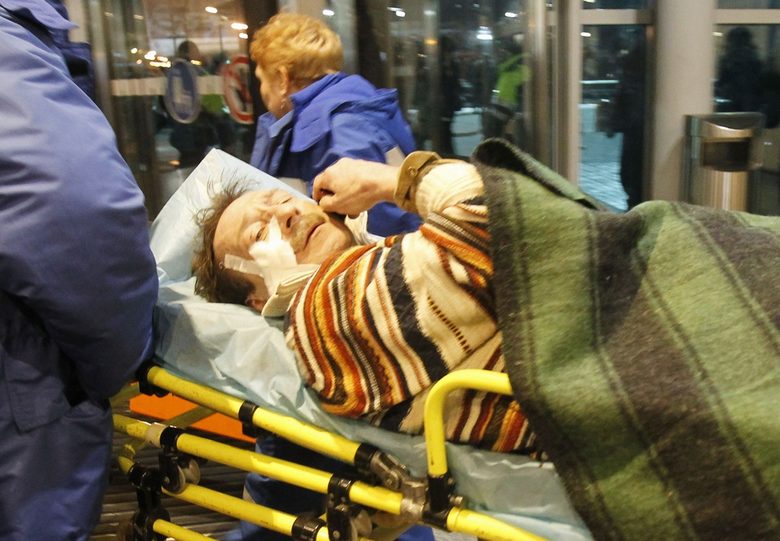 Медицински екипи обработват жертвите на летище "Домодедово"