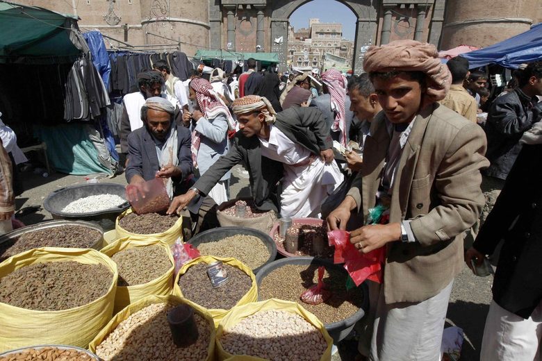 10 милиона йеменци (40% от населението) живеят основно на хляб и чай.