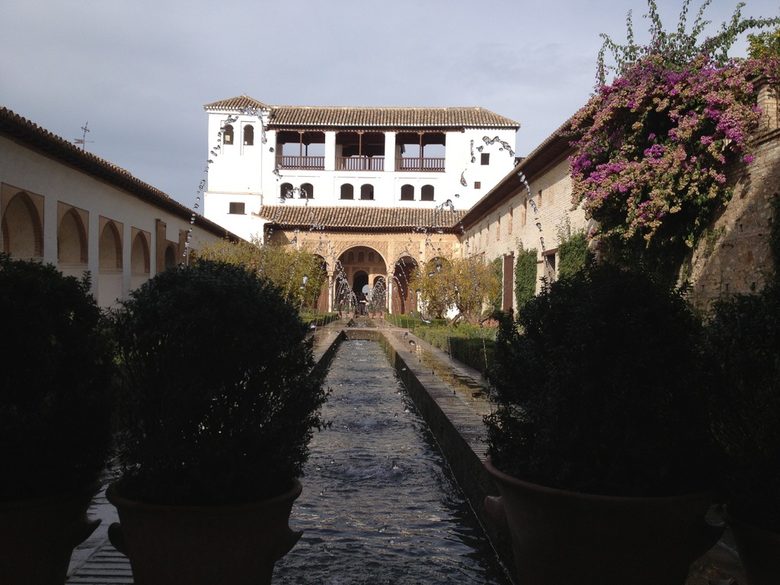 Част от вътрешността на двореца Хенералифе - лятната резиденция на султаните