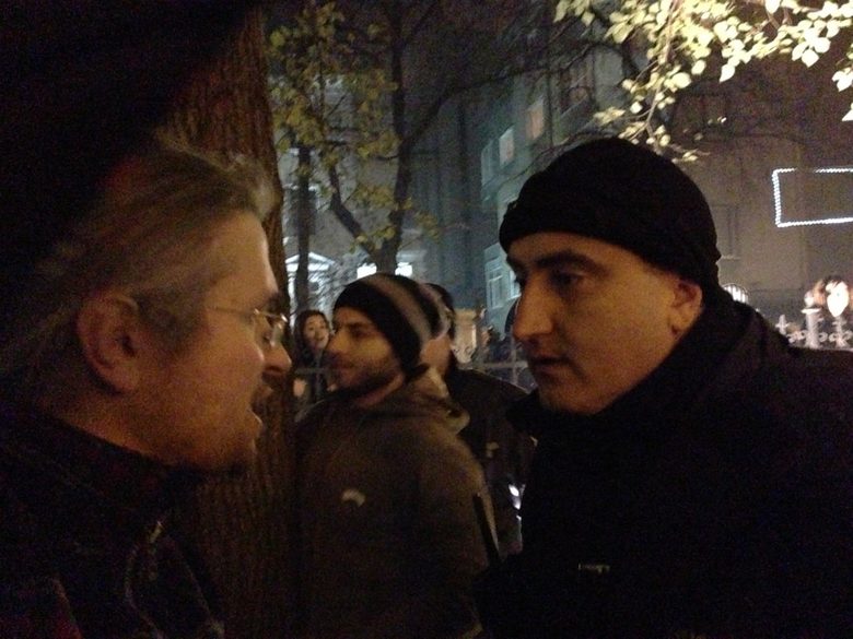 Клубът на архитектите беше блокиран от протестиращи и полиция заради вечеря на министър Йовчев