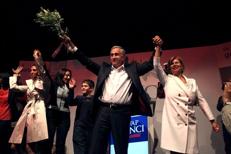 Независимият кандидат Мустафа Акънджъ спечели президентските избори в Северен Кипър