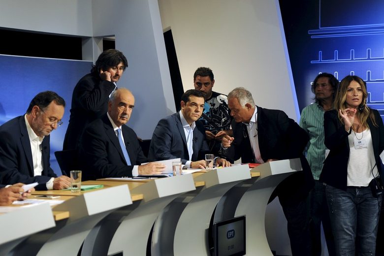 Лидерите на "Народно единство" Панайотис Лафазанис, на "Нова демокрация" Евангелос Меймаракис  и на СИРИЗА - Алексис Ципрас (отляво надясно), се подготвят за участие в телевизионен дебат.