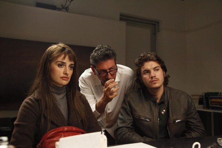 Круз, Емил Хърш и режисьора на снимките на "Да дойдеш на света" (2012)