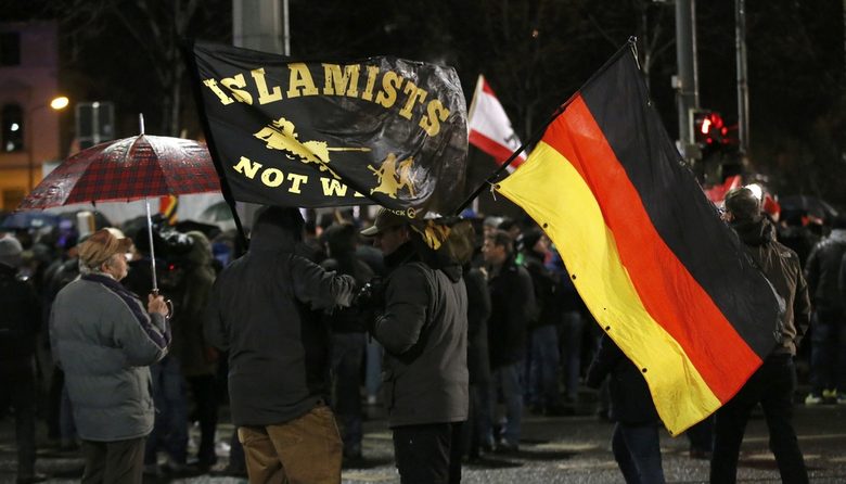 Полицията арестува стотици крайнодесни активисти при антиимигрантски бунтове в Лайпциг