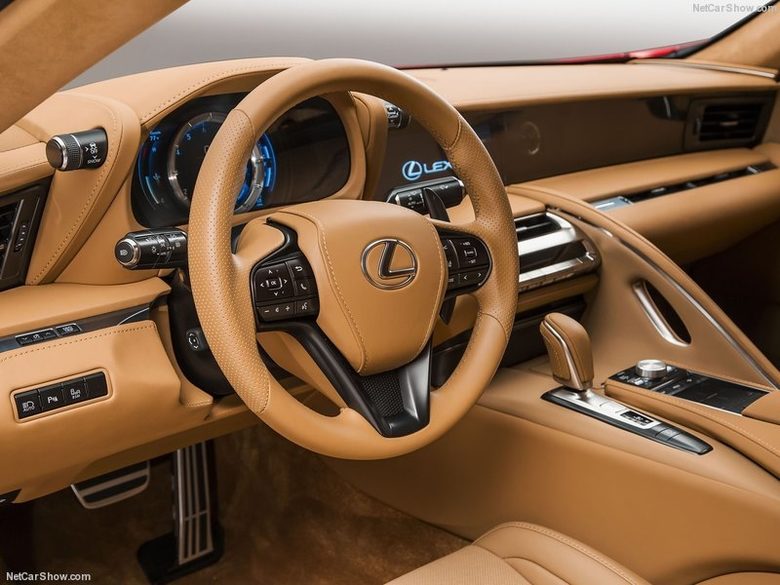 Купето "Лексус" LC500 се роди от впечатляващ концептуален автомобил
