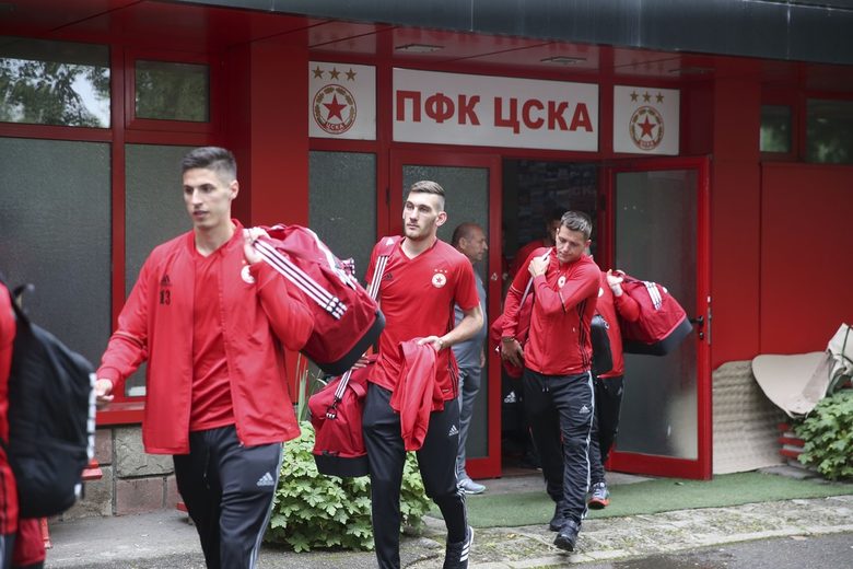 ЦСКА замина на лагер с 30 футболисти