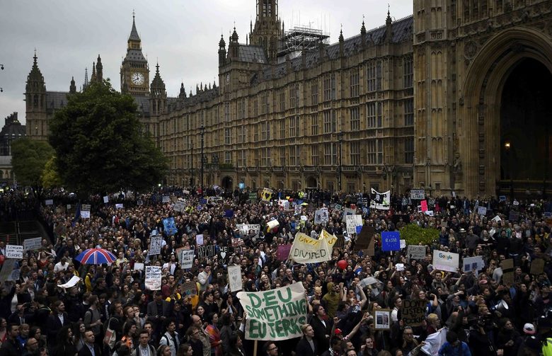 Хиляди британци протестират в Лондон срещу Брекзит