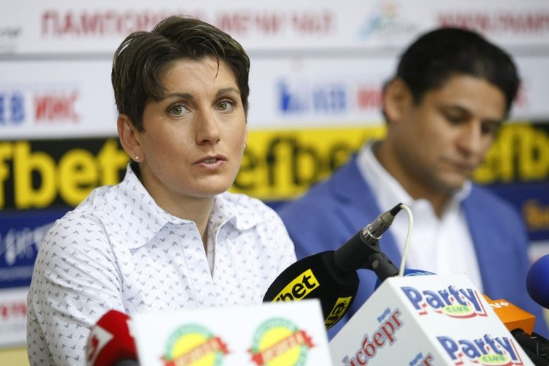 Българската федерация няма нищо против Силвия Дънекова, каза Карамаринов