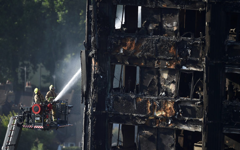 Пожарът в Лондон напомни за дълбокия разлом между богати и бедни