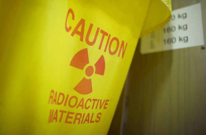Радиация, риск и роботи: как се разглобява ядрен реактор
