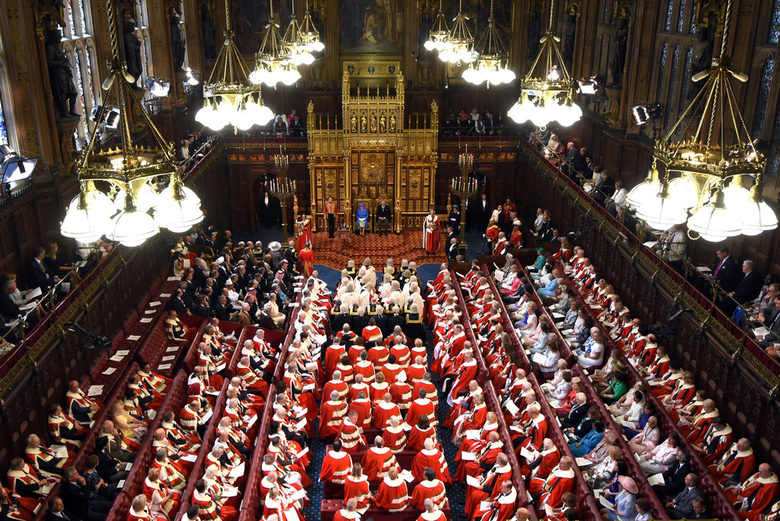 В реч пред парламента кралица Елизабет II остави вратата към "мек Брекзит" отворена