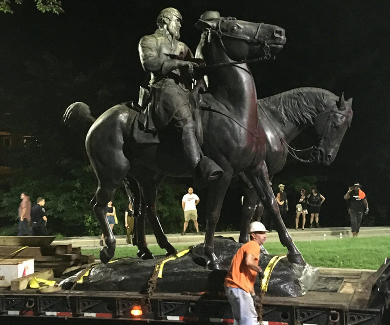 Балтимор бързо демонтира 4 статуи на военни от Конфедерацията
