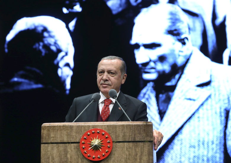 Защо Ердоган се "завръща" към Ататюрк
