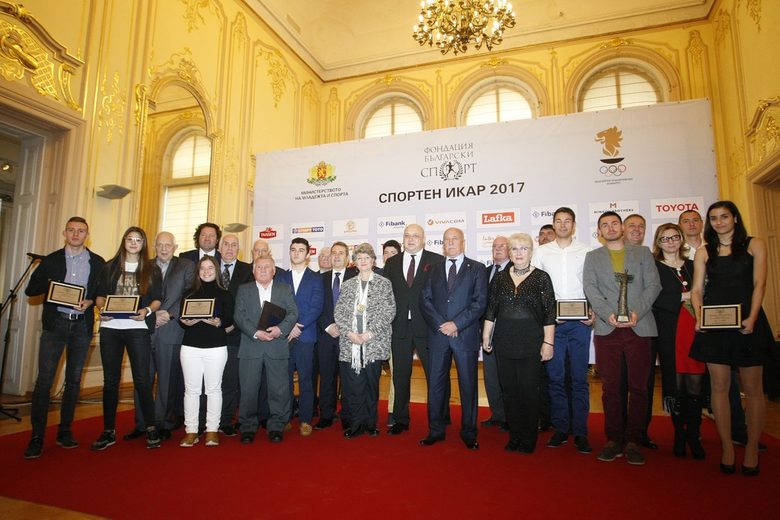 Kрасен Кралев и Белчо Горанов получиха и раздадоха награди на "Спортен Икар"