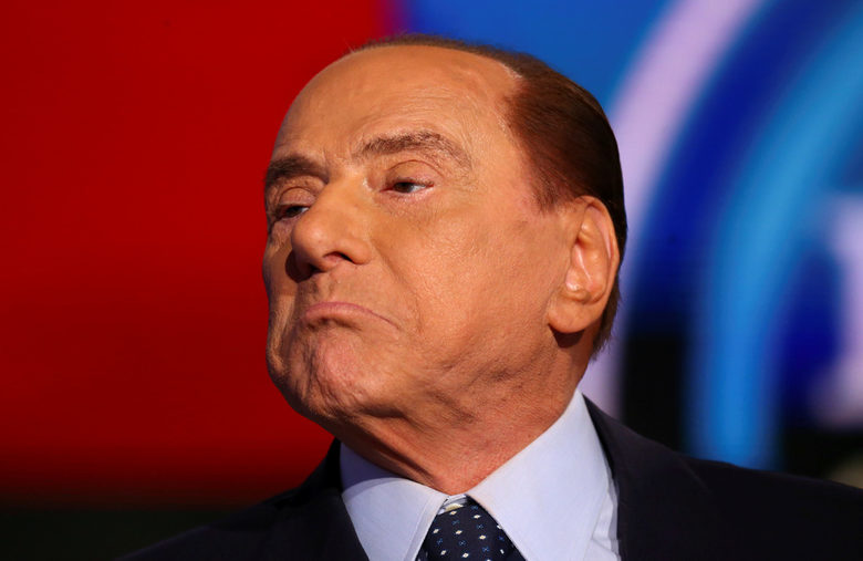 Борбата на Берлускони е да спре влизането на популистите в парламента