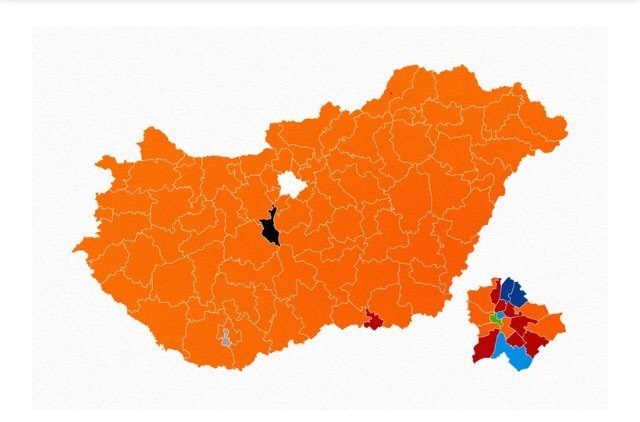 Така изглежда картата на избирателните райони на Унгария в неделната вечер - тотално господство на партията на Орбан с едно изключение за "Йоббик" в централната част, едно за социалистите на южната граница и "пъстрия" вот на Будапеща.