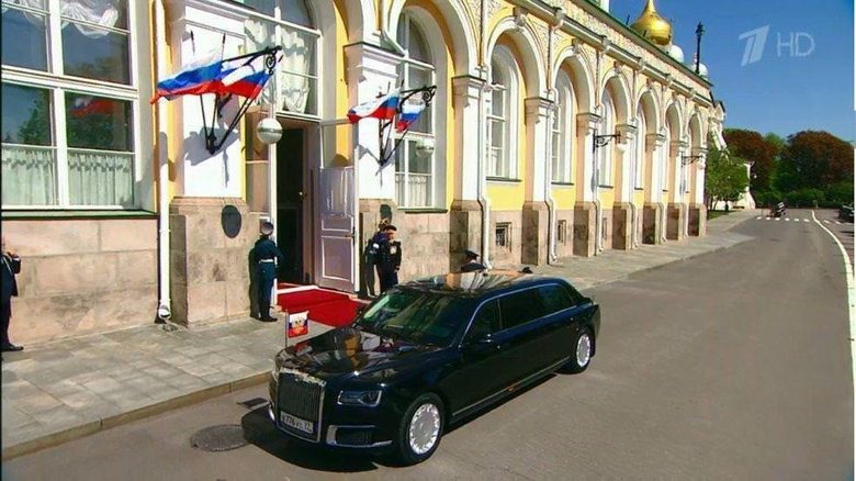 Цар-кола - руската лимузина за Путин направи премиера (видео)