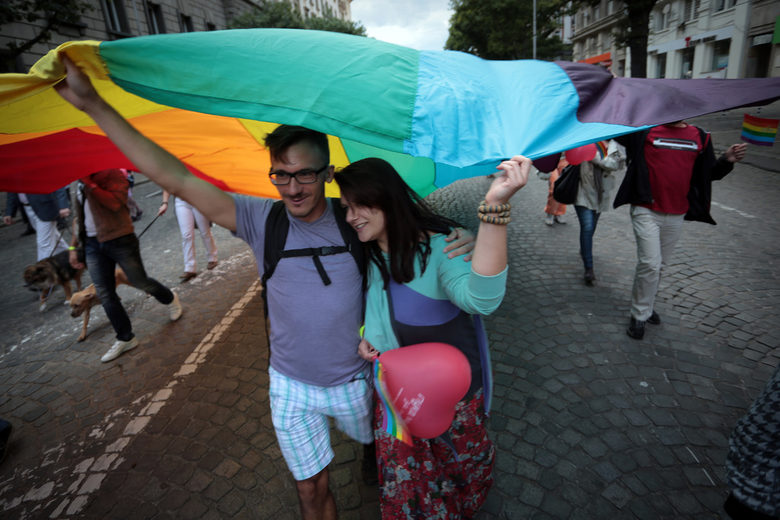 Родителите ни са предимно хомофоби, казват деца в анкета в България