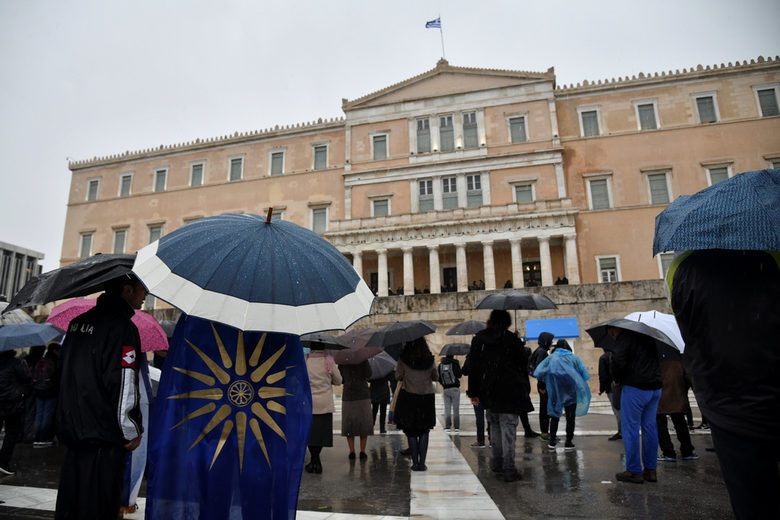 Гръцкият парламент прие сделката за "Северна Македония" след 38 часа дебати
