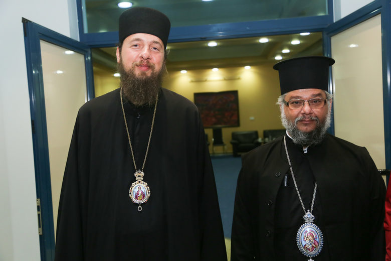 Митрополит Киприан (вдясно) и македонския епископ Яков.