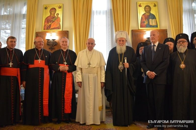 Отвъд културните, религиозни или етнически различия, продължете да се почитате, призова папа Франциск (хронология)