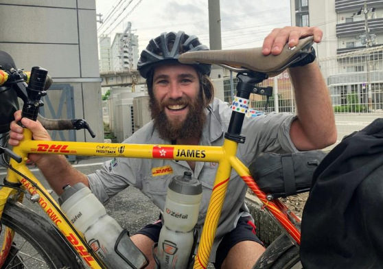 От Лондон до Токио на колело: как се стига до световното по ръгби