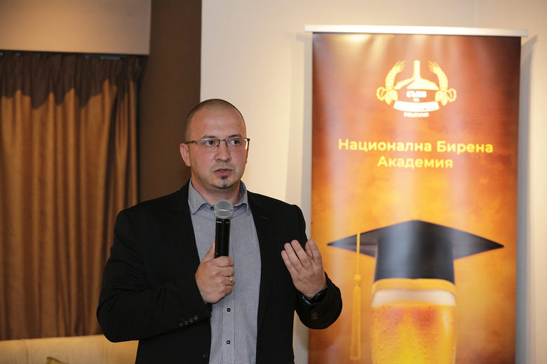 Методи Стоянов - - инженер технолог, майстор-пивовар и производствен директор на една от най-големите пивоварни в България.