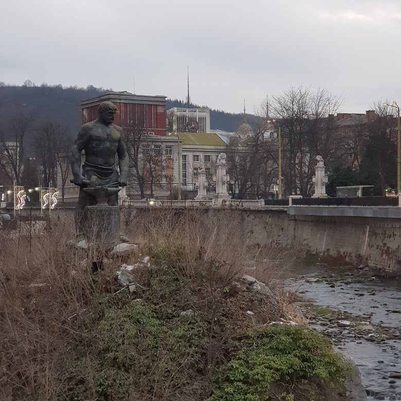 Паметникът на Рачо Ковача в Габрово
