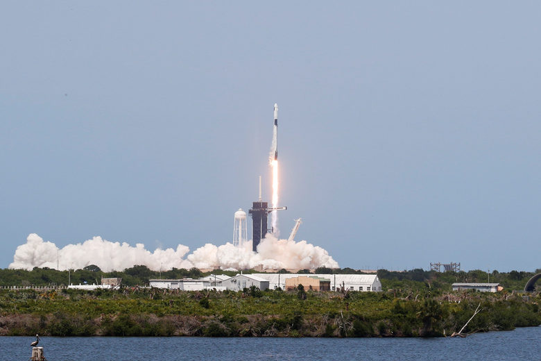 Втори опит: SpaceX стартира исторически полет (хронология)