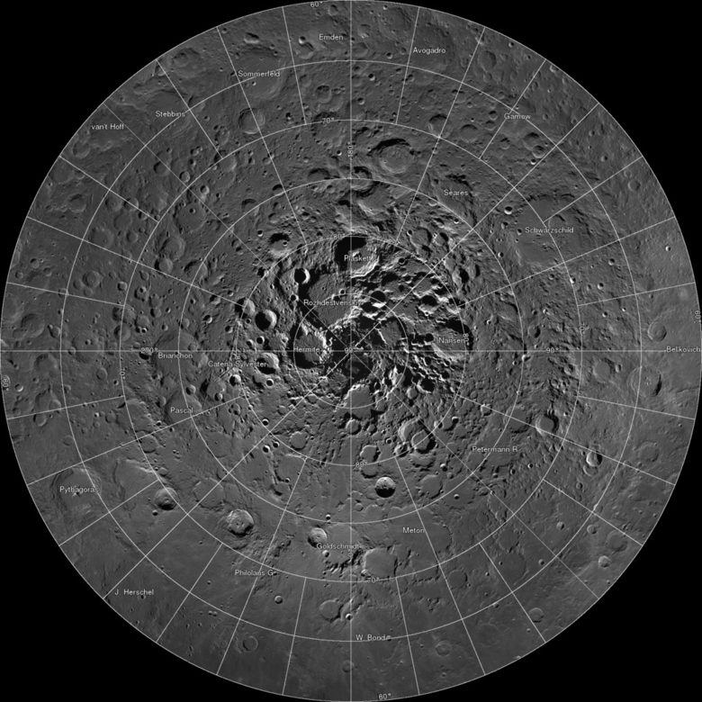 Карта на Северния полюс на Луната, направена с помощта на LRO.