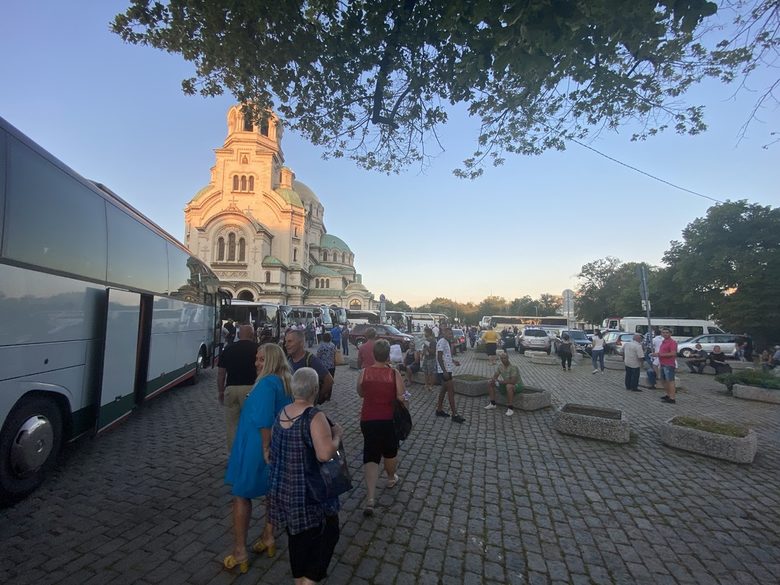 Ескалация и сблъсъци с полицията на втория ден на протести в София