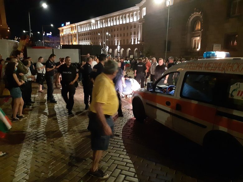 Ден девети: От Съдебната палата до БНТ - протестът премина без провокации (хронология)