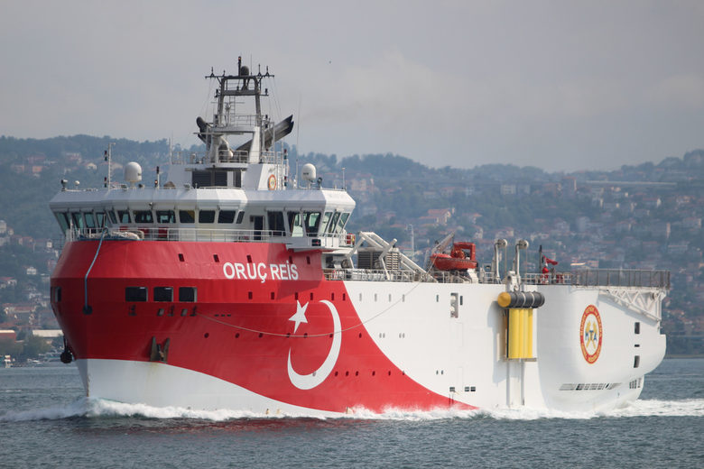Турският сеизмичен кораб "Оруч реис"