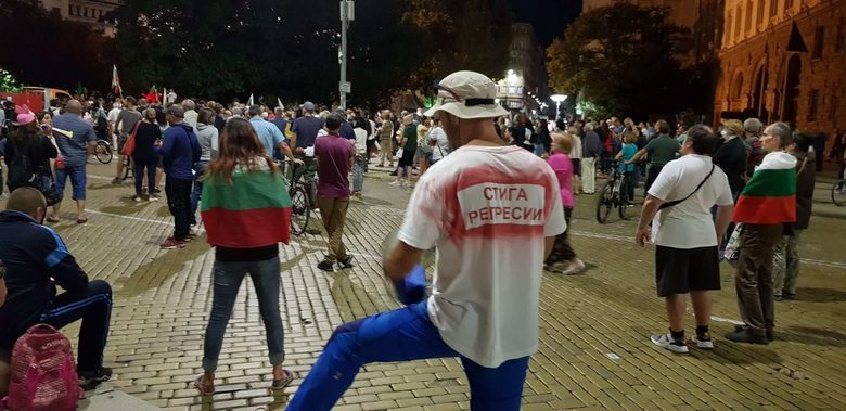 Ден 59: "Отровното трио" търси доброволци за сваляне на мафията (хронология)