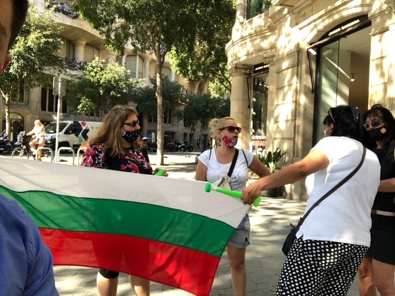 Ден 59: "Отровното трио" търси доброволци за сваляне на мафията (хронология)