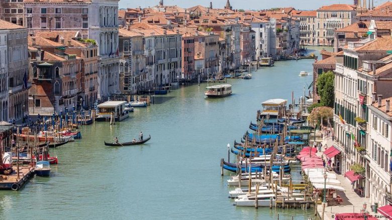 Мнозина страдат, но тази година Венеция е радост за окото