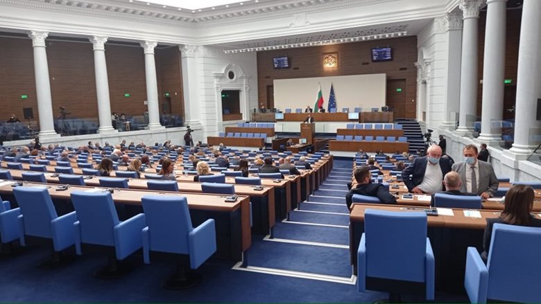 БСП поиска от Гешев да се самосезира за Пеевски, ГЕРБ и ДПС подкрепиха отчета му (хронология)